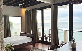 Bale Bingin Beachfront Stay